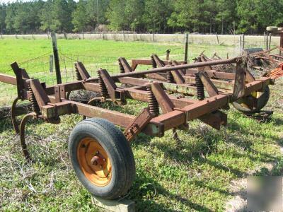 John deere 1600 12 shank 3 bar chissel plow