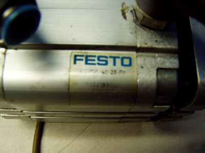 Festo pneumatic cylinder m/n: advul-40-25-pa