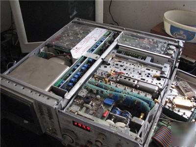 Hp 8557A spectrum analyzer .01-350MHZ + 853A display