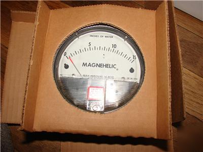 New dwyer magnehelic presure gage #2015C in box