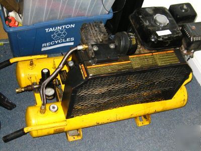 Dewalt 5.5 hp gas 8 gal. D55270 portable compressor 