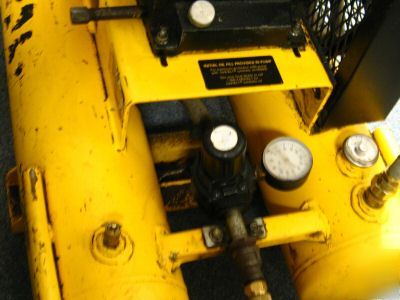 Dewalt 5.5 hp gas 8 gal. D55270 portable compressor 