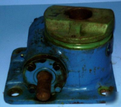 Ten-ton worm gear jack for 72'' raise
