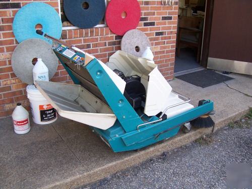 Carpet sweeper, tennant ST370B 37