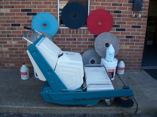 Carpet sweeper, tennant ST370B 37