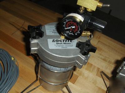 Dual-valve robotic dispense system