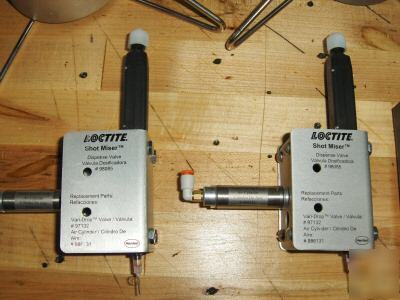 Dual-valve robotic dispense system