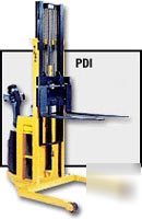 Big joe pdi-24-T10 2000 lbs. straddle fork lift truck 