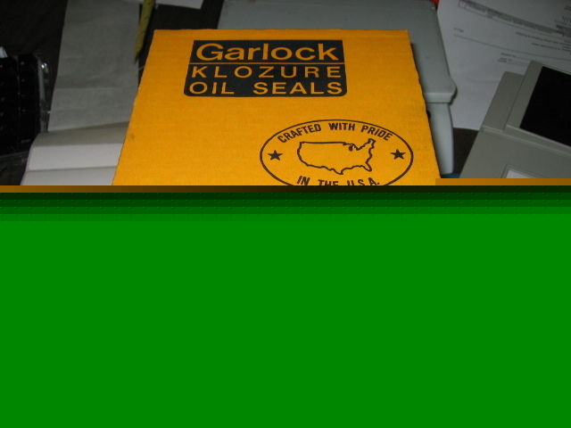 New lot of 5 garlock model 21702 2708 klozure oil seals
