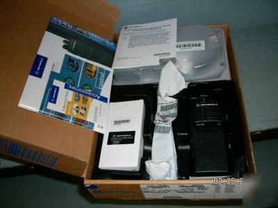 New motorola HT750 4 ch uhf radio with warranty 