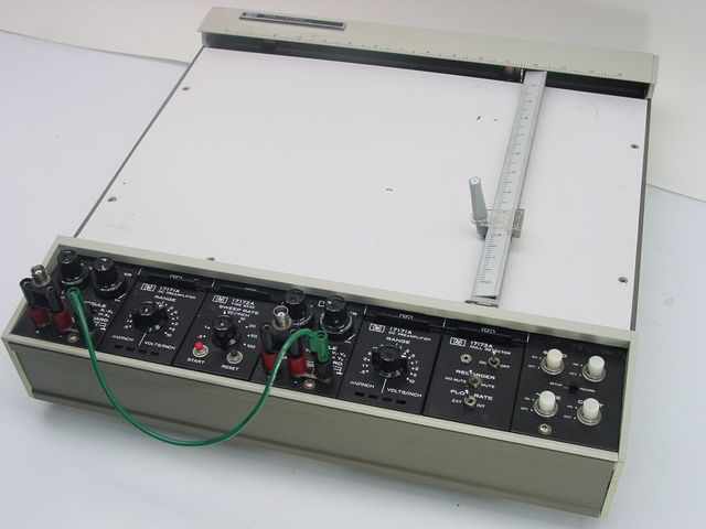 Hp 7004B flatbed dual axis chart recorder with options