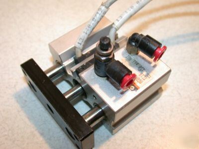 Smc air slide cylinder w/ sensors MGQM12-10