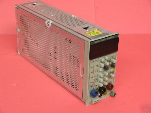Tektronix DM501A digital multimeter p/i. 4 1/2 digit.