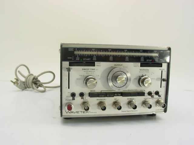 Wavetek 2001 sweep/ signal generator 1-1400 mhz rf
