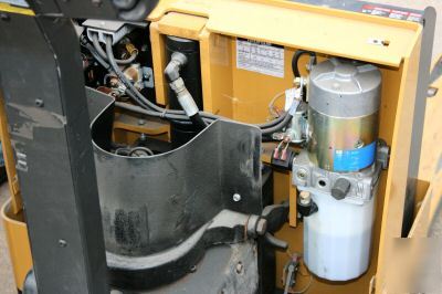 Caterpillar NPP40 powered pallet walkie jack