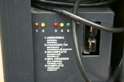 Caterpillar NPP40 powered pallet walkie jack