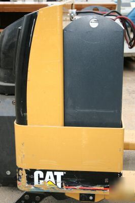 Caterpillar NPP40 powered pallet walkie jack