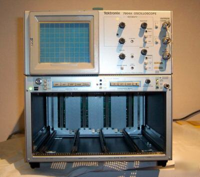 Tektronix 7904A 500MHZ oscilloscope main frames + opts