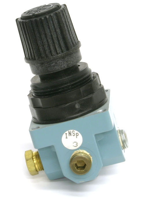 Wilkerson R00-01-000 E88 air pressure regulator