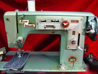 Heavy duty toyota sewing machine great for leather 