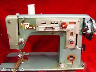 Heavy duty toyota sewing machine great for leather 