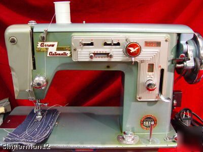 Heavy duty toyota sewing machine great for leather 