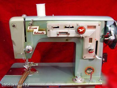 Heavy duty toyota sewing machine great for leather 