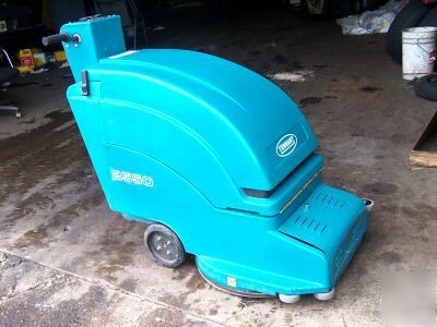 Tennant 2550 ultra high speed floor tile burnisher