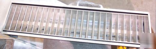 Large rectangle 4' fluorescent light fixtures