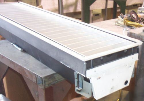 Large rectangle 4' fluorescent light fixtures