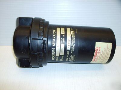 Thermal transfer air compressor moisture separator