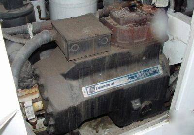 Liquid chiller (ac) airflow