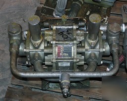Used: graco air powered double piston pump, model glutt