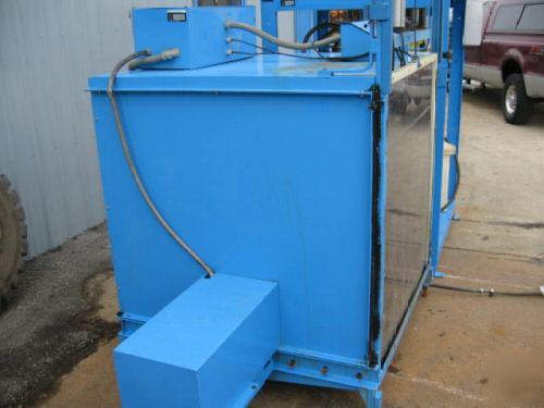 Forklift battery washer
