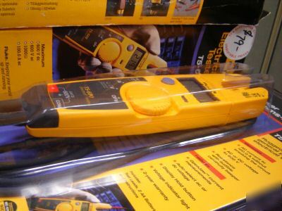 New fluke T5-600 electric tester volts ohms amps meter