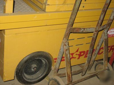 Spencer electric man lift**great condition