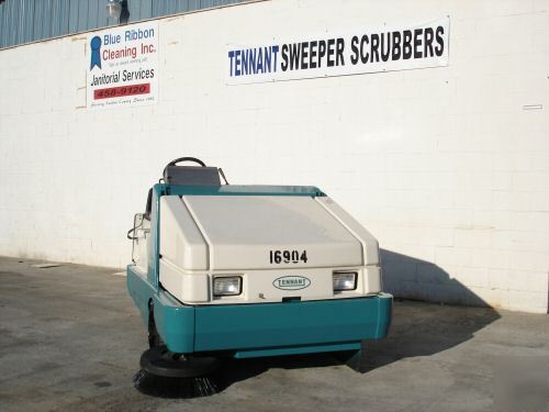 Tennant 6500 ride-on sweeper low hours / clean / sales 