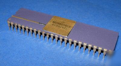 Cpu MC68008P8 motorola vintage 48-pin plastic