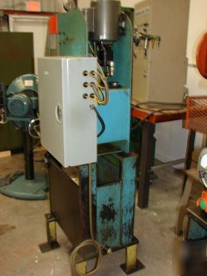 Denison multipress hydraulic punch press machine W3A