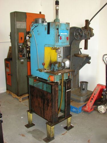 Denison multipress hydraulic punch press machine W3A