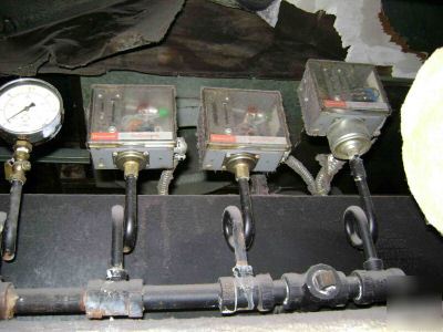 Hurst boiler 3 million btu w/feeder tanks & fireye -gas