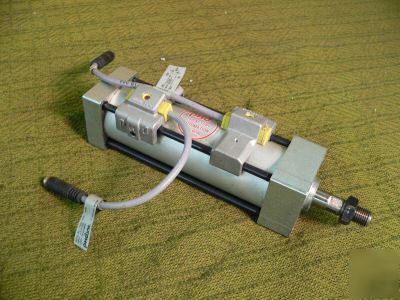 Phd AVR11/8X21/2-b-e tom thumb pneumatic air cylinder 