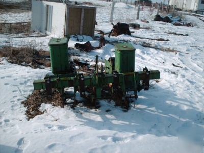 John deere 3 point 2 row plateless planter food plots