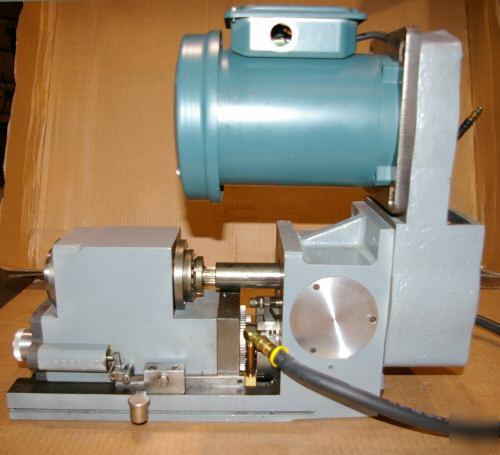 Automatic drilling or tapping unit