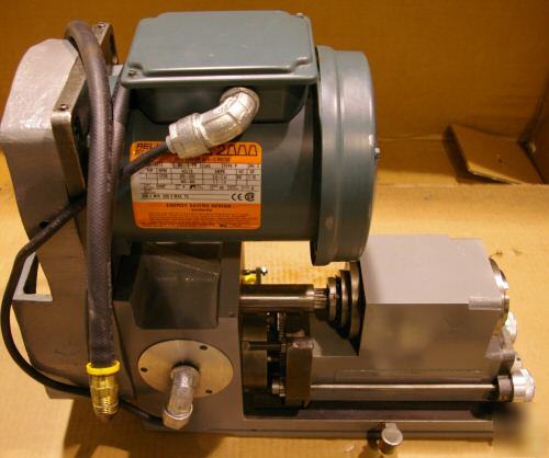 Automatic drilling or tapping unit