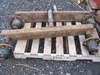 New axles for idea spreader