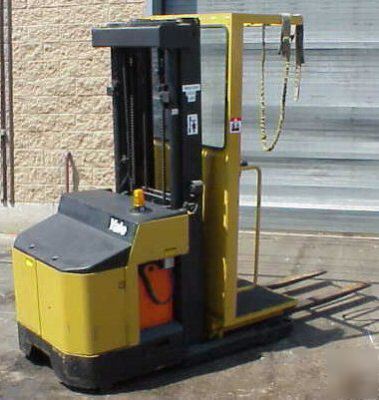 Used yale order picker 3,000 lb electric lift truck