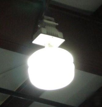 (8) 400 watt metal halide industrial shop light 