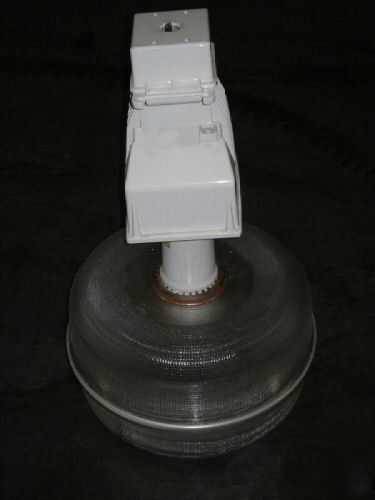 (8) 400 watt metal halide industrial shop light 