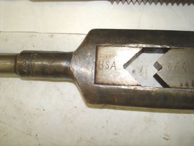 Set of taps with tap wrenches